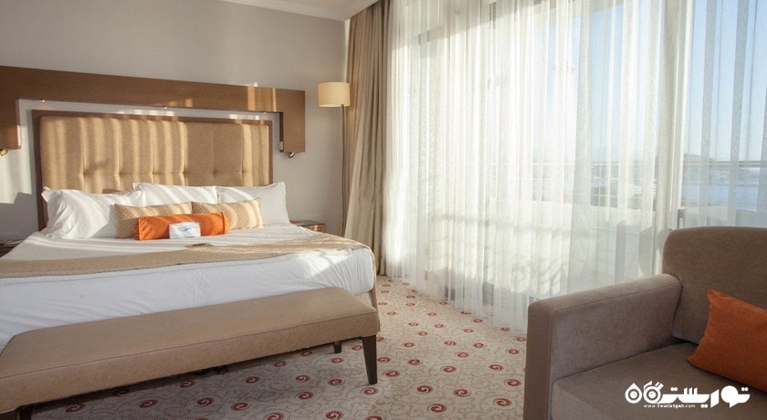 تخت بزرگ اتاق هانی مون